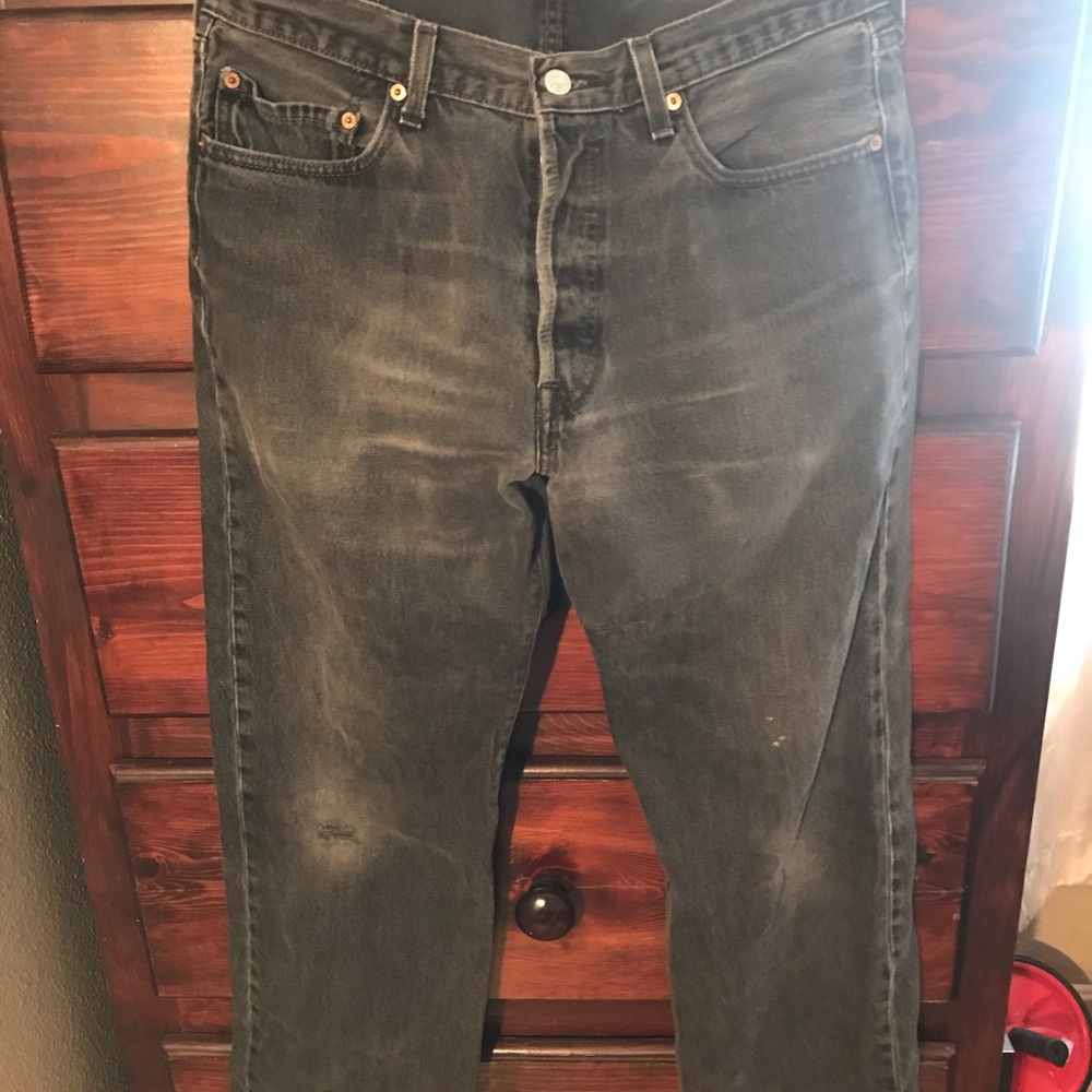 Black washed Levi’s